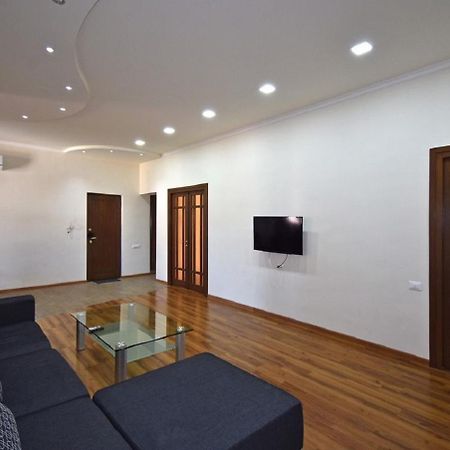Tumanyan Street 3 Bedroom Deluxe Apartment With Large Balcony Tm662 Єреван Екстер'єр фото