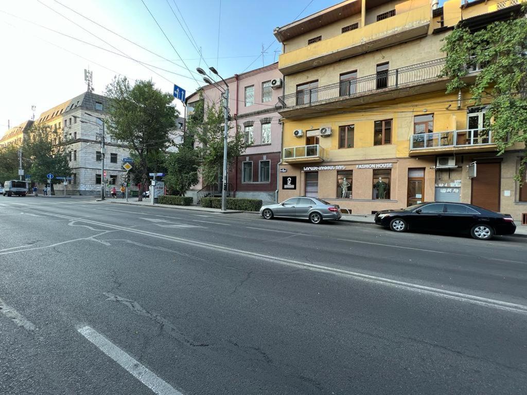 Tumanyan Street 3 Bedroom Deluxe Apartment With Large Balcony Tm662 Єреван Екстер'єр фото