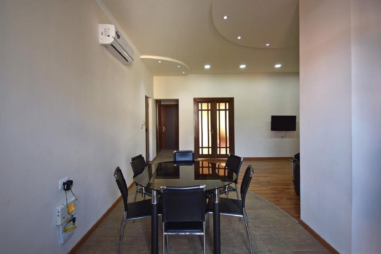 Tumanyan Street 3 Bedroom Deluxe Apartment With Large Balcony Tm662 Єреван Екстер'єр фото