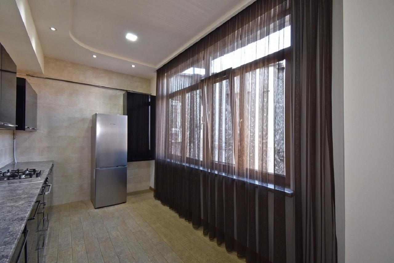 Tumanyan Street 3 Bedroom Deluxe Apartment With Large Balcony Tm662 Єреван Екстер'єр фото