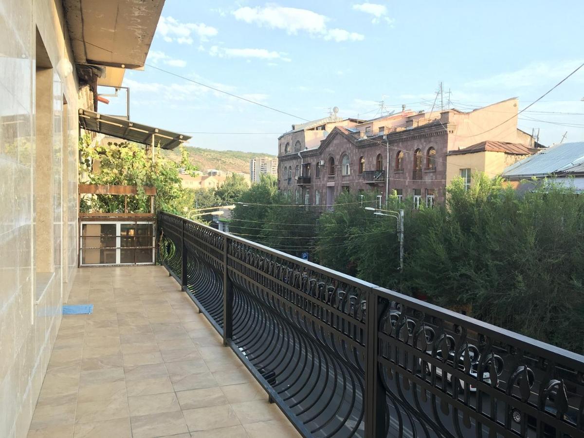 Tumanyan Street 3 Bedroom Deluxe Apartment With Large Balcony Tm662 Єреван Екстер'єр фото