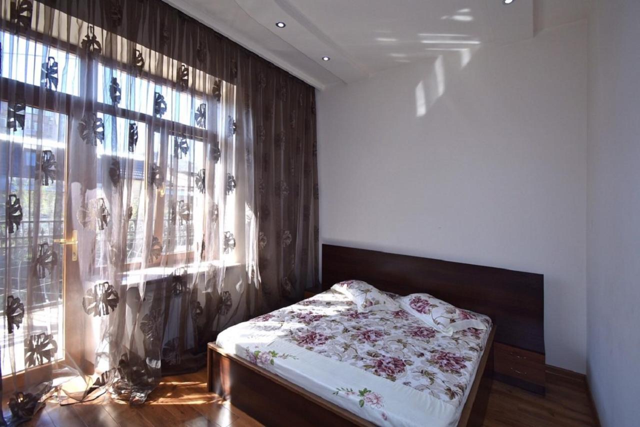 Tumanyan Street 3 Bedroom Deluxe Apartment With Large Balcony Tm662 Єреван Екстер'єр фото