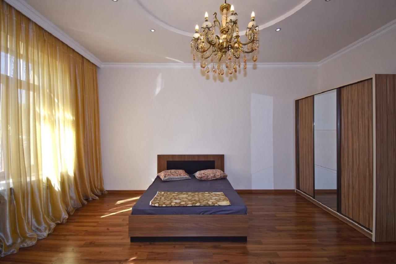 Tumanyan Street 3 Bedroom Deluxe Apartment With Large Balcony Tm662 Єреван Екстер'єр фото