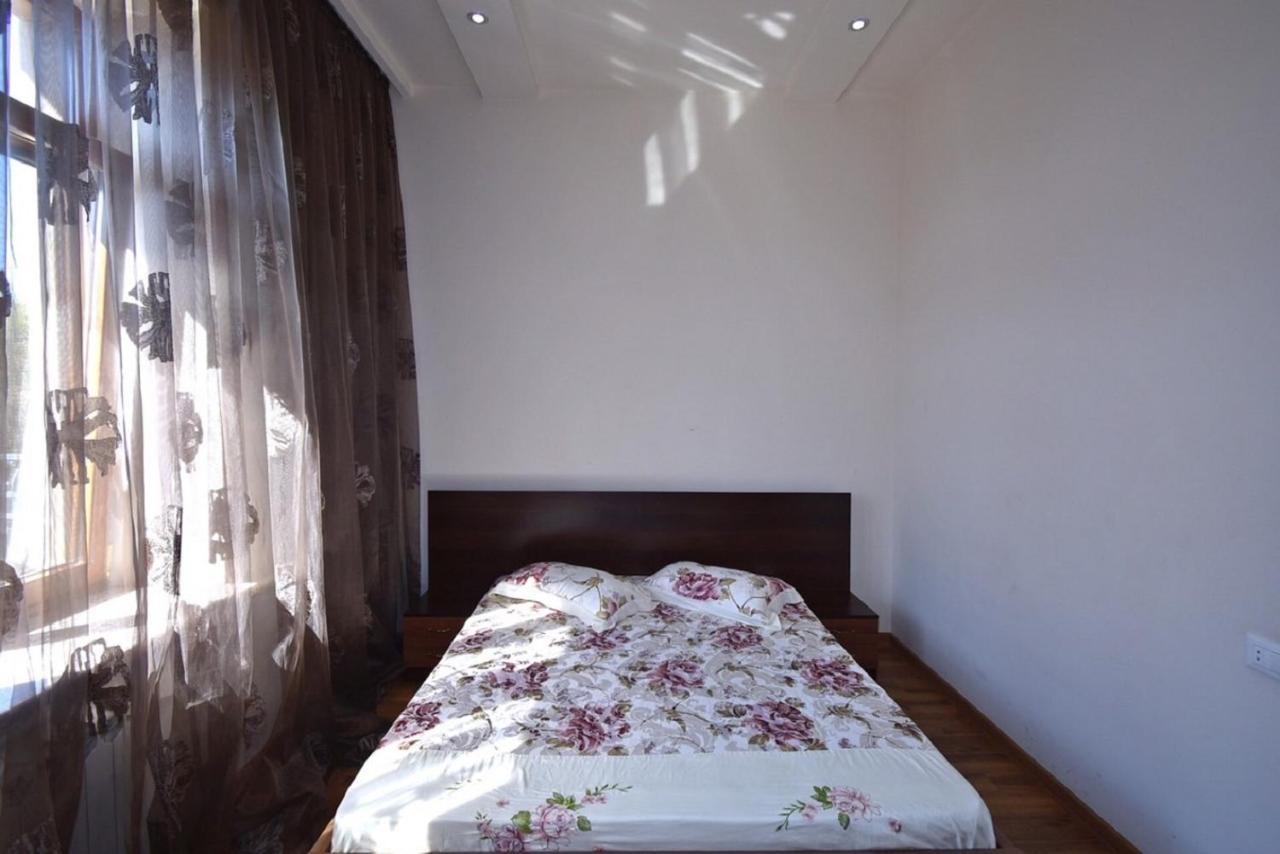 Tumanyan Street 3 Bedroom Deluxe Apartment With Large Balcony Tm662 Єреван Екстер'єр фото
